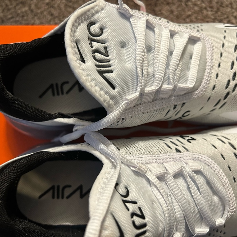 Woman’s Nike shoes - Picture 6 of 7